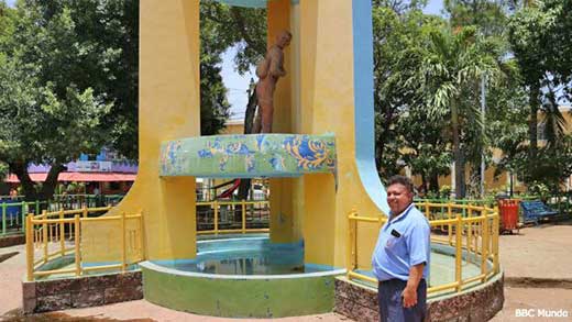 Salvador Intipuca estatua