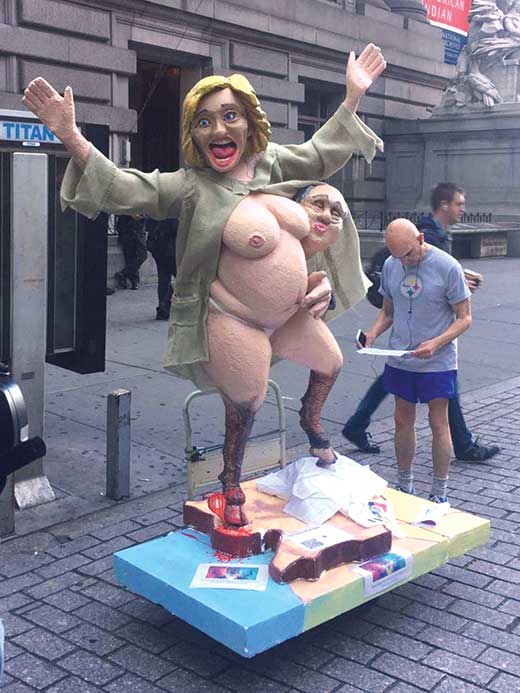 Hillary desnuda